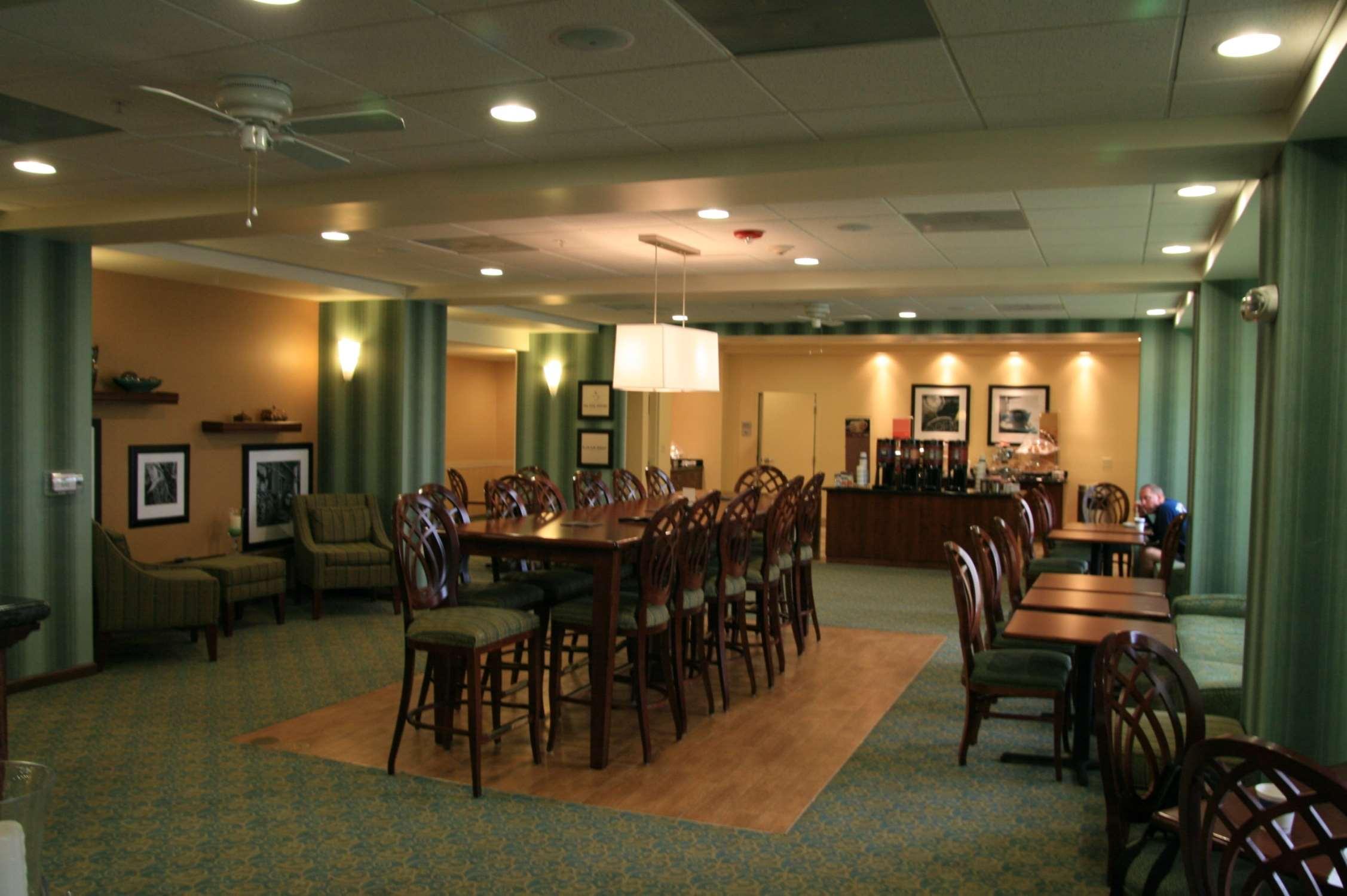 מלון ברנטווד Hampton By Hilton מסעדה תמונה