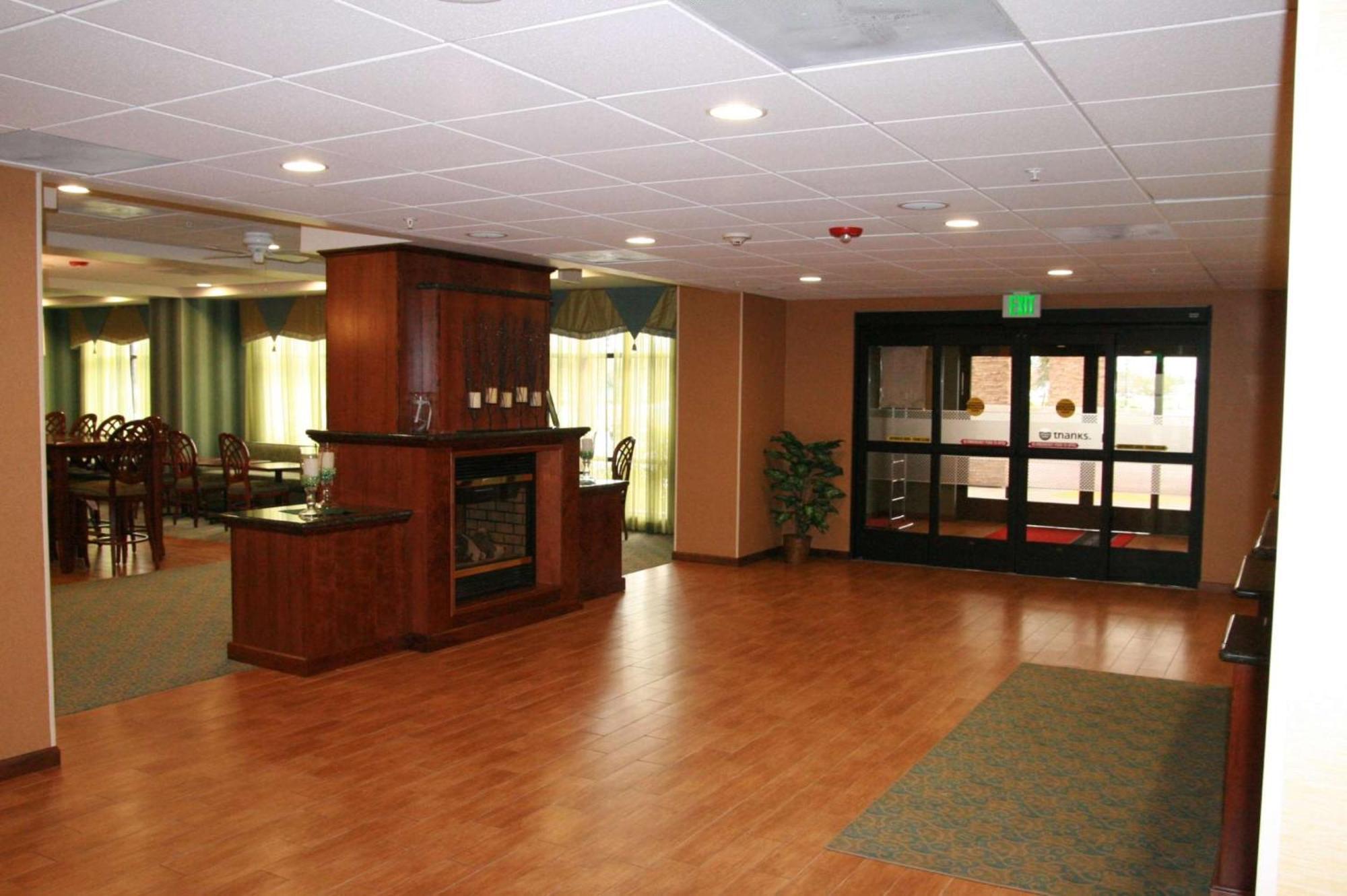 מלון ברנטווד Hampton By Hilton מראה חיצוני תמונה